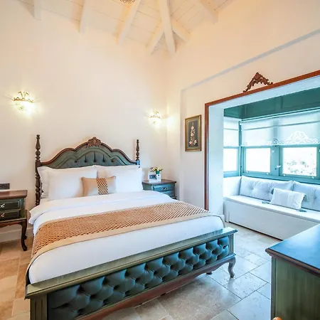 Zaena Hotel *