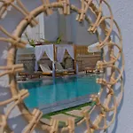 Zaena Hotel