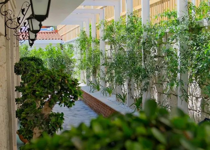 Zaena Hotel