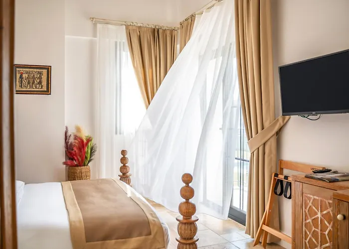 Zaena Hotel